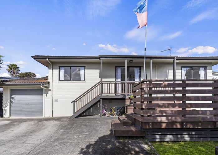  at 6 Katrina Place, Massey, Waitakere City, Auckland