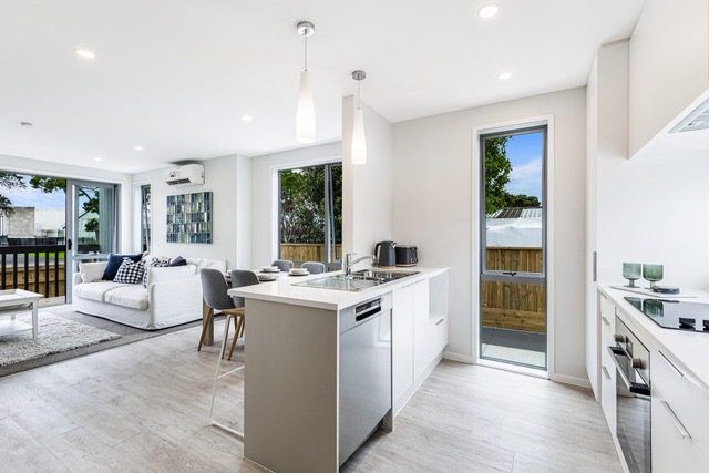  at 2/51 Wharf Road, Te Atatu Peninsula, Auckland