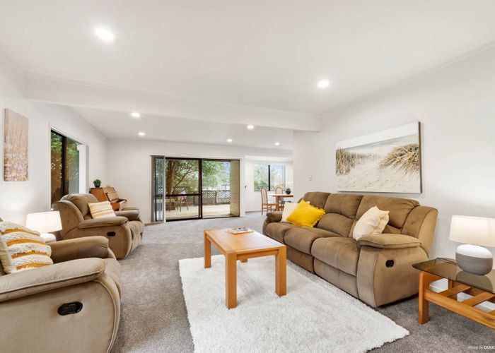  at 16 Bronzewing Terrace, Unsworth Heights, Auckland