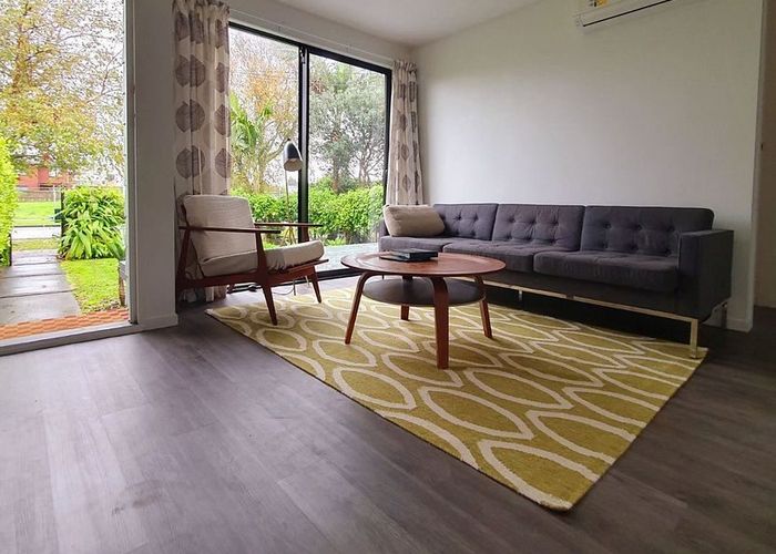  at 2/42 Riversdale Road, Avondale, Auckland City, Auckland