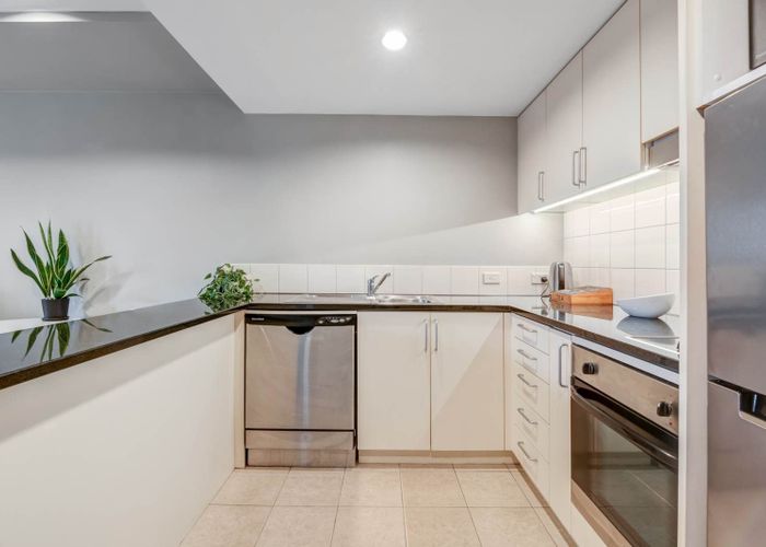  at 210/9-17 Byron Avenue, Takapuna, North Shore City, Auckland