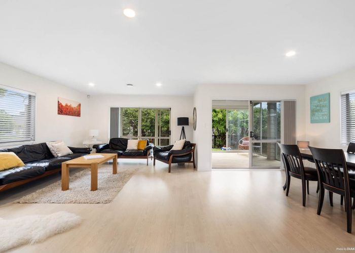  at 626D Beach Road, Browns Bay, North Shore City, Auckland