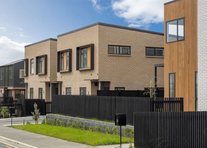  at 1D Lowe Street, Belmont, Auckland
