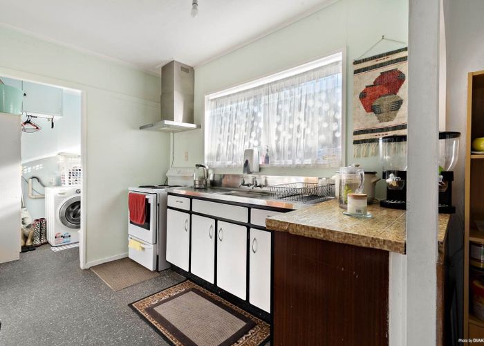  at 35 Coniston Avenue, Te Atatu South, Waitakere City, Auckland