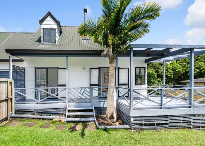  at 2/21 Leven Lane, Totara Heights, Manukau City, Auckland