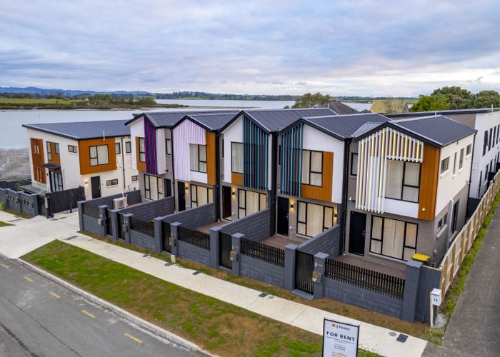  at 21 Hazards Road, Weymouth, Auckland