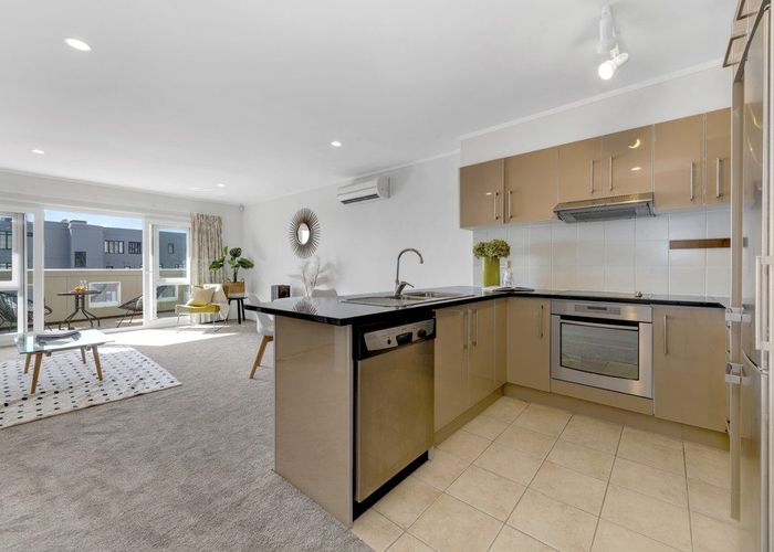  at 12/118 Broadway, Newmarket, Auckland City, Auckland