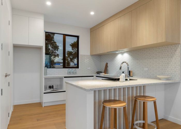  at 3/11 Huia Road, Point Chevalier, Auckland City, Auckland