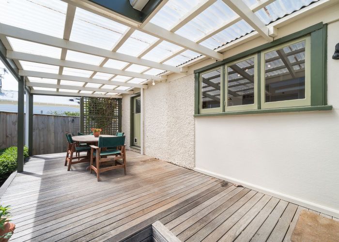  at Front (9) Frederick Street, Terrace End, Palmerston North, Manawatu / Whanganui