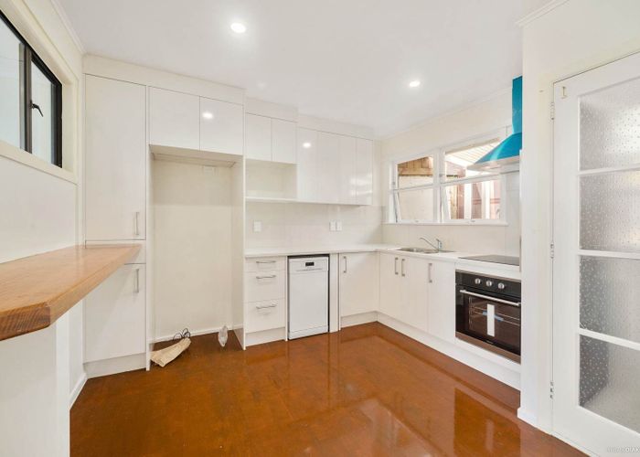  at 3/9 College Road, Northcote, Auckland