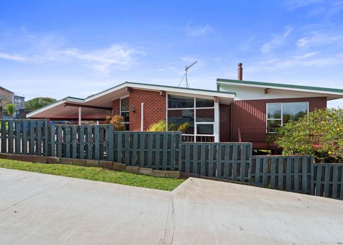  at 38 Ellesmere Crescent, Pakuranga Heights, Manukau City, Auckland