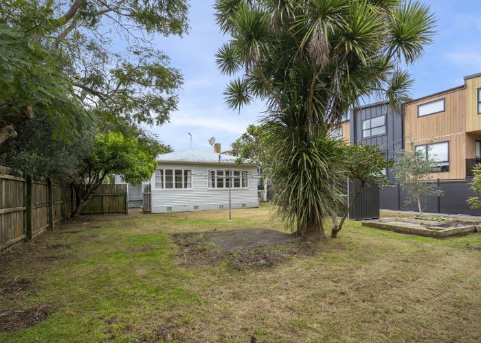  at 432 Point Chevalier Road, Point Chevalier, Auckland City, Auckland