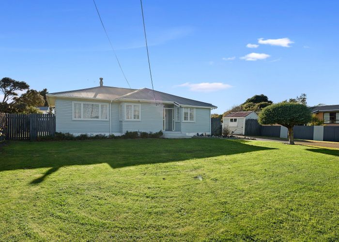  at 2 Kiharoa Street, Otaki Beach, Otaki