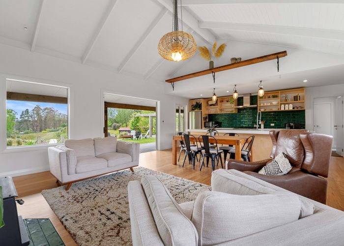  at 4/142 Mapara Road, Acacia Bay, Taupo