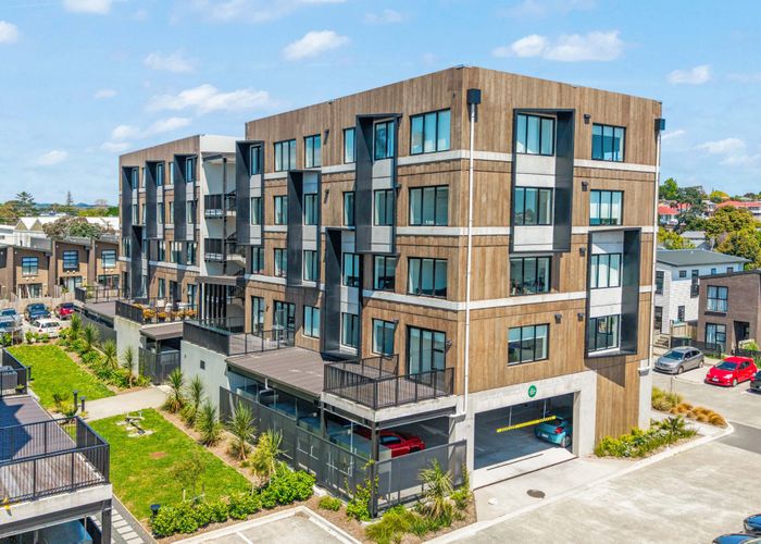  at 101/3 Rauemi Way, Te Atatu South, Waitakere City, Auckland