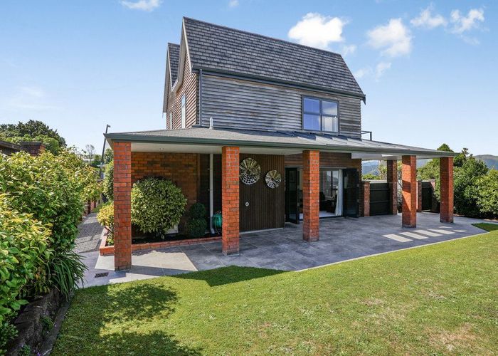 at 59 Miromiro Road, Normandale, Lower Hutt