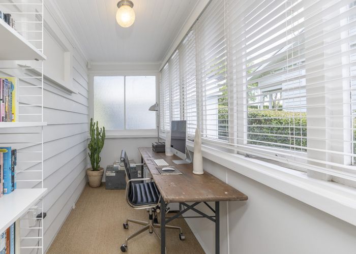  at 4 Lloyd Avenue, Mount Albert, Auckland