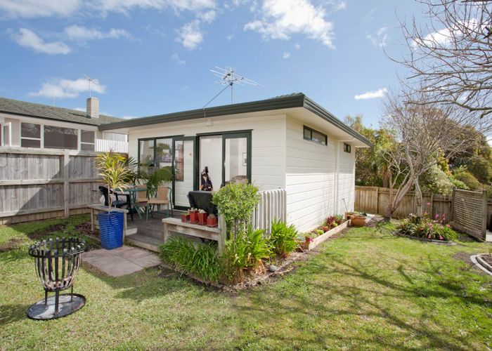  at 31 Nutsey Avenue, Northcote, Auckland