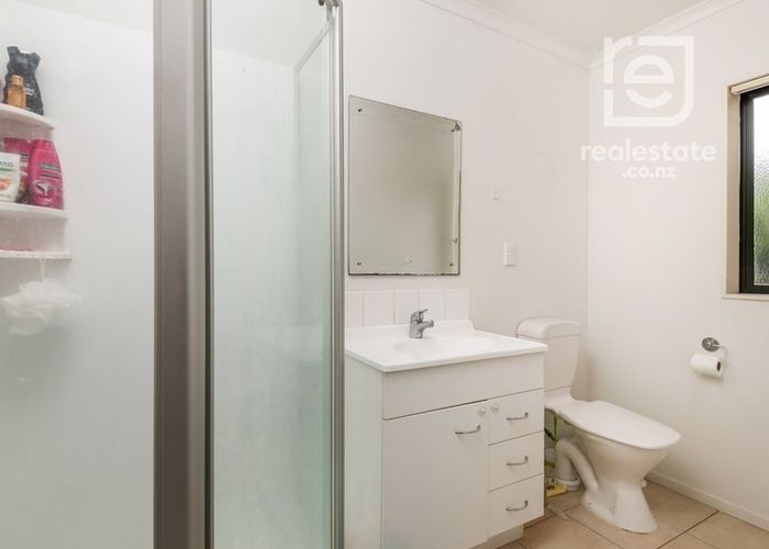  at 2 Saralee Drive, Manurewa, Auckland