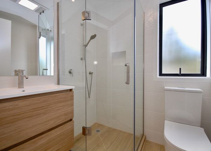  at 41D Camelot Place, Glenfield, North Shore City, Auckland