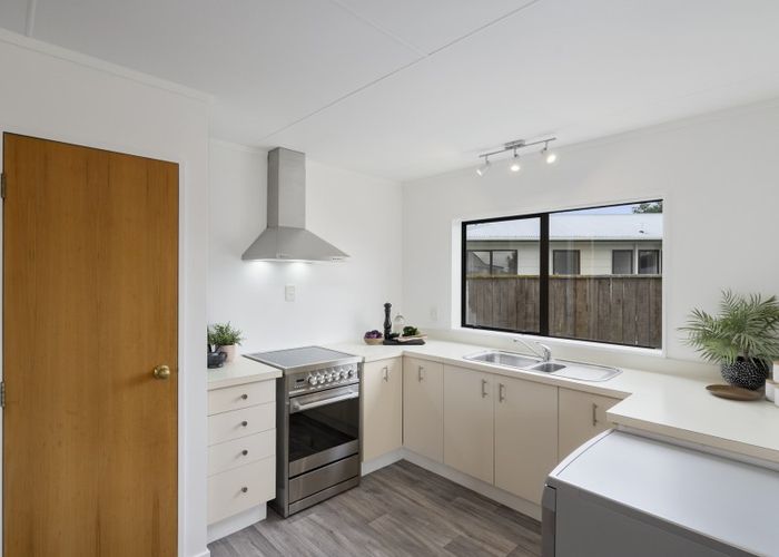  at 69 Hillcrest Drive, Kelvin Grove, Palmerston North