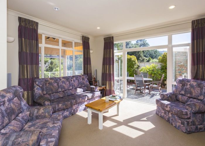  at 8 Sylvan Way, Silverstream, Upper Hutt