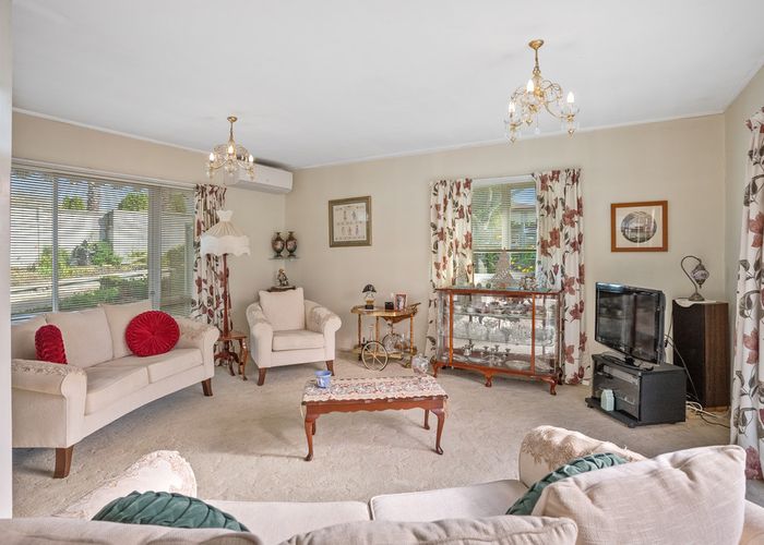  at 13 Davita Place, Farm Cove, Auckland