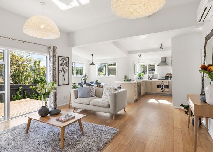  at 2 Pembroke Road, Northland, Wellington