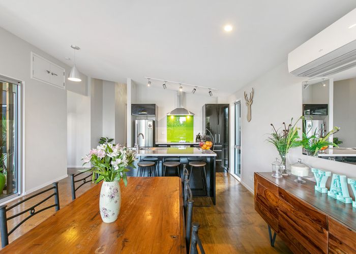  at 106 Hadfield Street, Beach Haven, Auckland