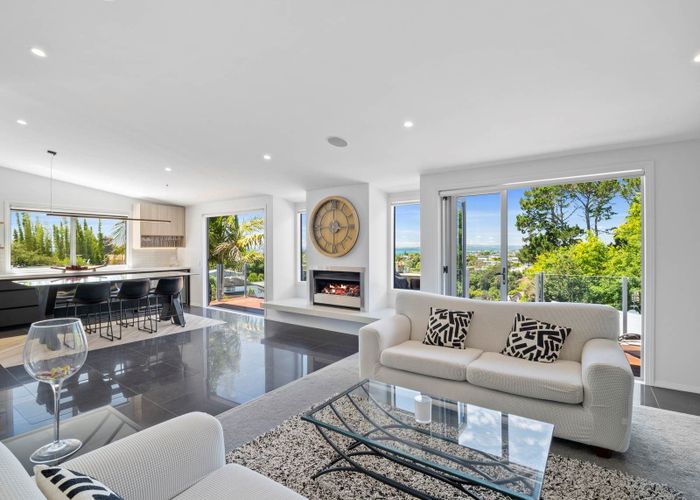  at 282 Glamorgan Drive, Northcross, North Shore City, Auckland