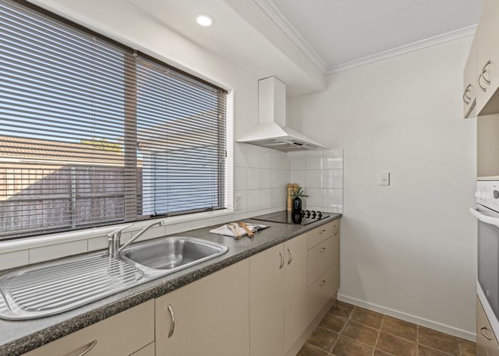  at 2/78 Inwoods Road, Parklands, Christchurch City, Canterbury