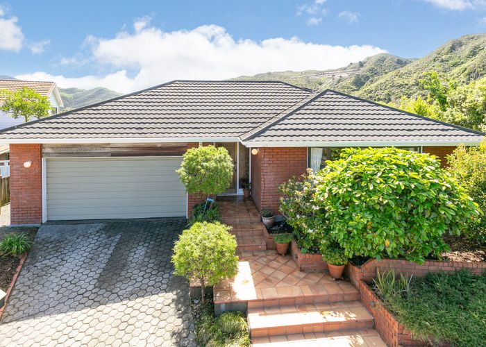  at 39 Satara Crescent, Khandallah, Wellington