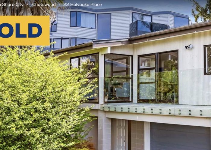 at 22 Holyoake Place, Chatswood, Auckland
