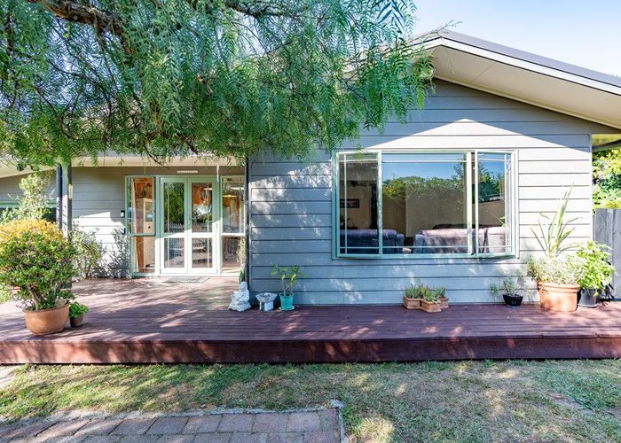  at 33 Resthill Crescent, Glenview, Hamilton
