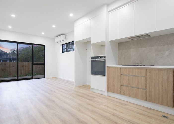  at 8/40 St Leonards Road, Kelston, Waitakere City, Auckland