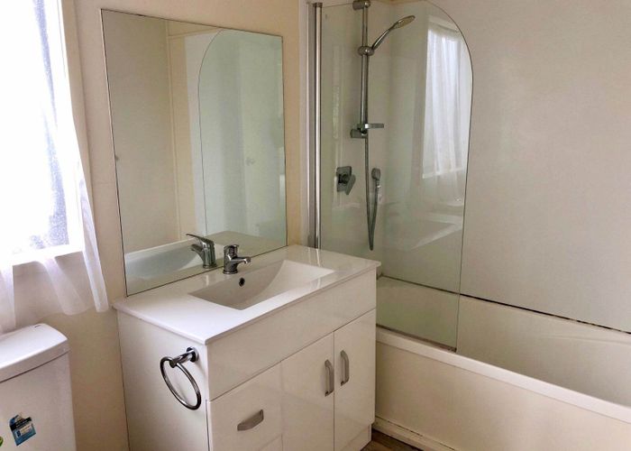  at 24 Caspian Close, New Lynn, Waitakere City, Auckland