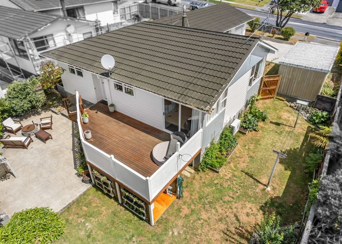  at 3 Discovery Drive, Whitby, Porirua