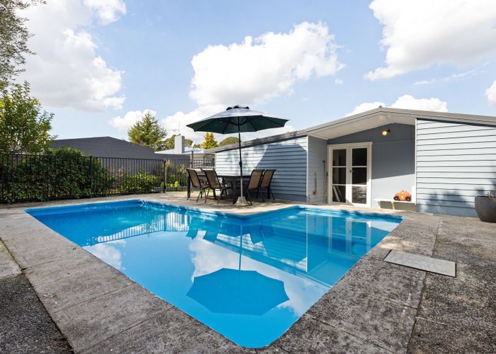  at 14 Manapouri Place, Glenview, Hamilton, Waikato
