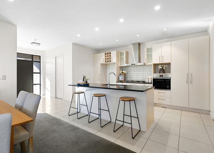  at 8 Ashwick Terrace, Huntington, Hamilton