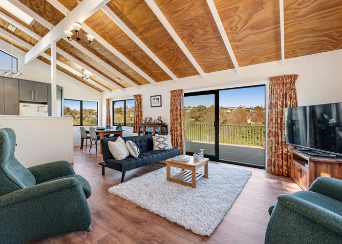  at 10 Oliver Twist Avenue, Mellons Bay, Manukau City, Auckland
