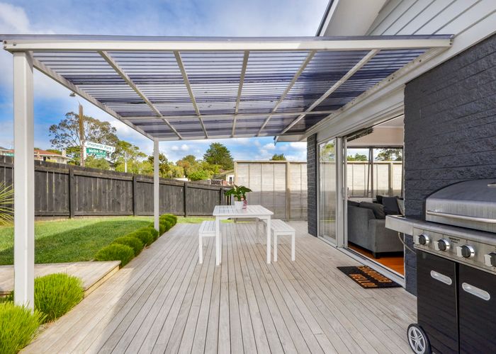  at 1/32 Paragon Avenue, Beach Haven, Auckland