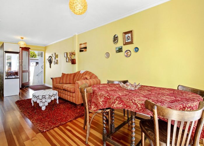  at 1-20/27 Whites Line West, Woburn, Lower Hutt