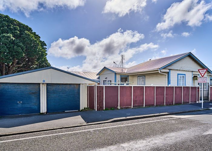  at 222 Coutts Street, Rongotai, Wellington
