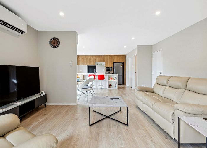  at 247C Glenfield Road, Hillcrest, Auckland