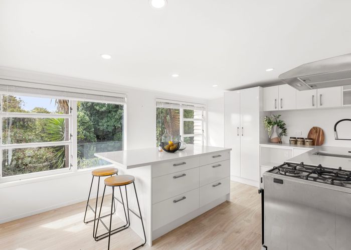  at 41 Hatherlow Street, Glenfield, Auckland