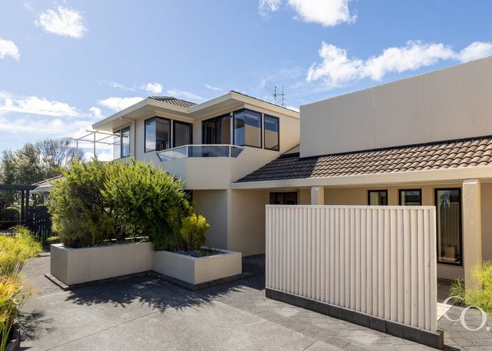  at 2/51 Cliff Road, Tauranga, Tauranga
