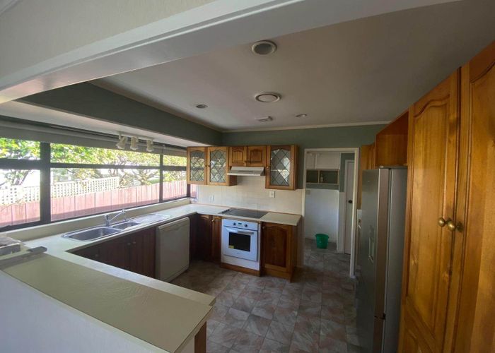  at 2/125 Glenmore Road, Sunnyhills, Manukau City, Auckland