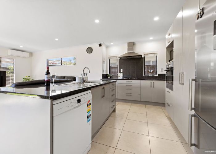  at 16 Heidi Crescent, Flat Bush, Manukau City, Auckland