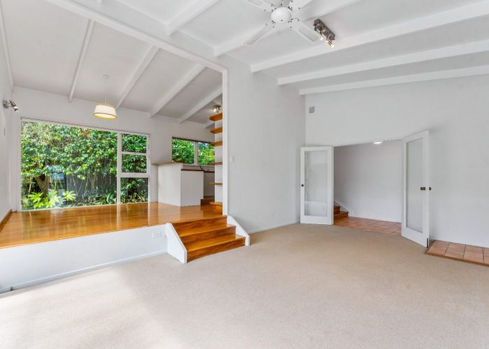  at 42 Woodstock Road, Forrest Hill, North Shore City, Auckland