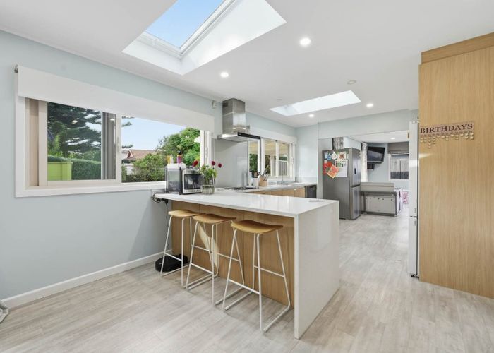  at 6 Fratley Avenue, Farm Cove, Manukau City, Auckland